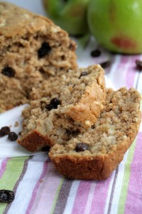 Tart Apple & Raisin Bread 