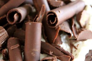 peanut-butter-cup-cheesecake-curls